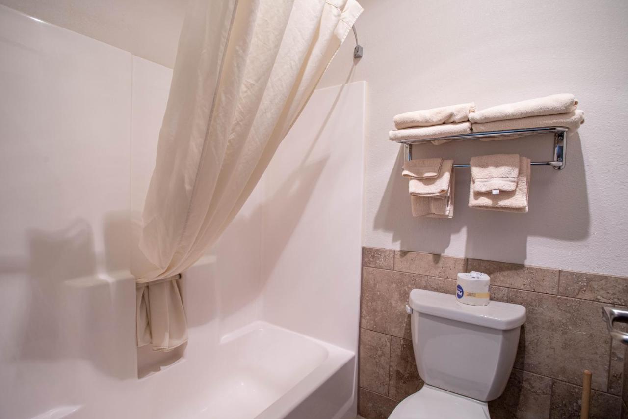 North Park Inn & Suites Walden Εξωτερικό φωτογραφία